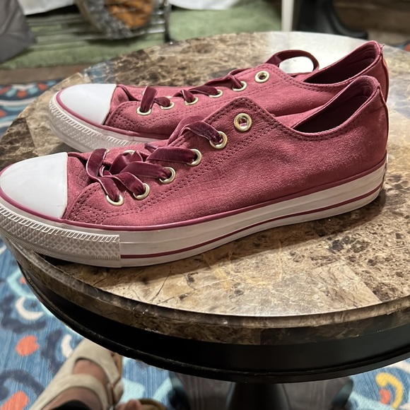 Converse All Stars, Size 8, Sued with Velvet laces, Great Condition - Picture 3 of 7